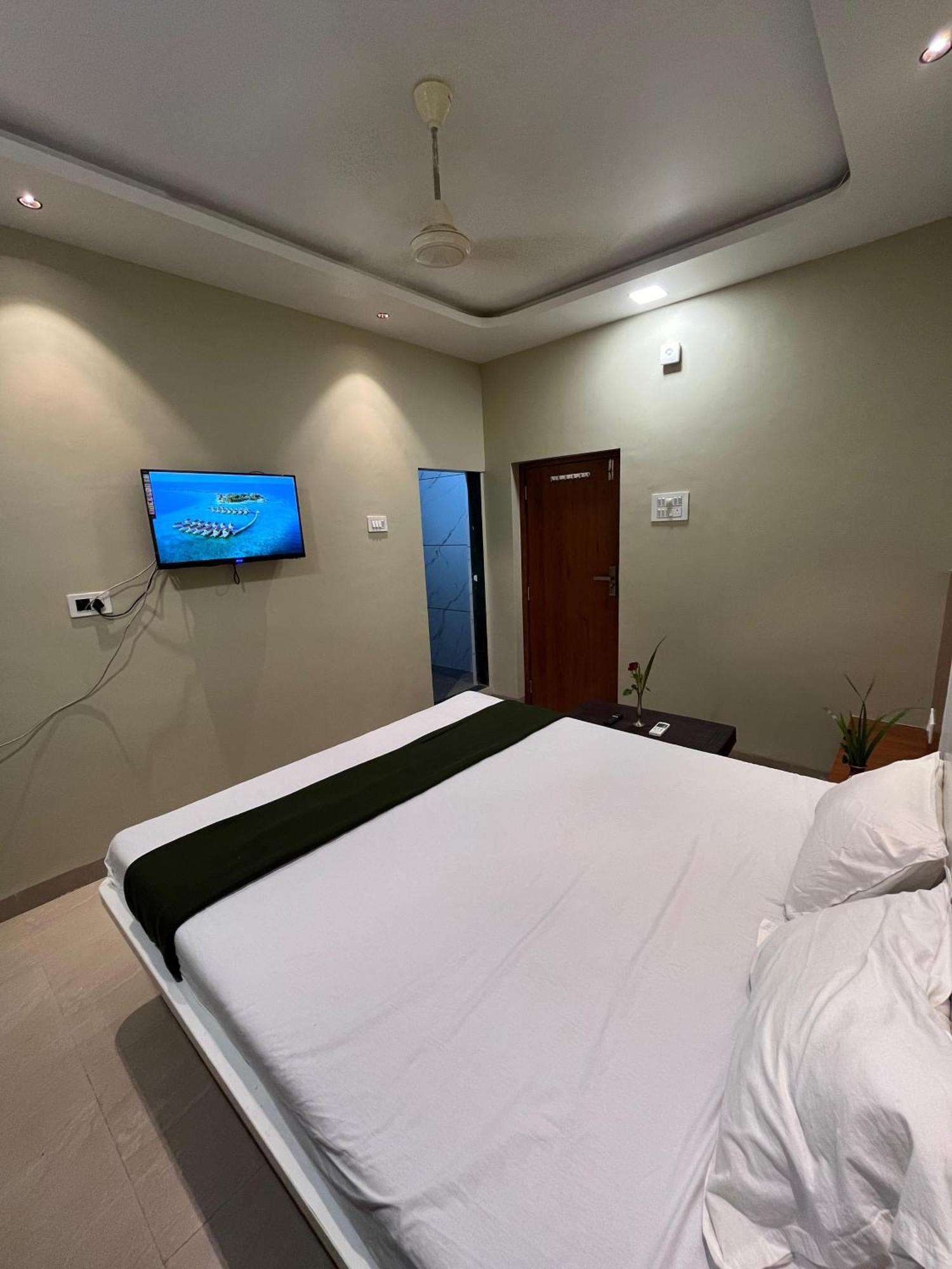 Hotel Sun Lodging Bhiwandi Exterior foto