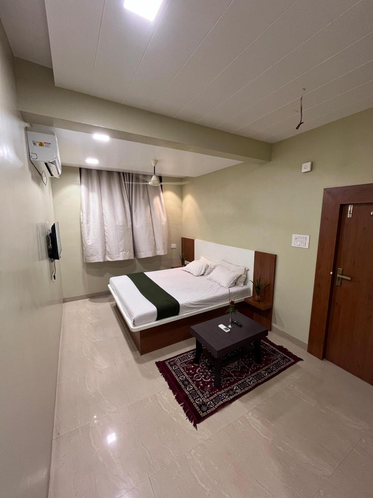 Hotel Sun Lodging Bhiwandi Exterior foto